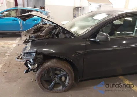 2026 Tesla Model Y Long Range Dual Motor All-Wheel Drive/Long Range Launch Series from USA, damaged, VIN 7SAYGDEE2TF376069